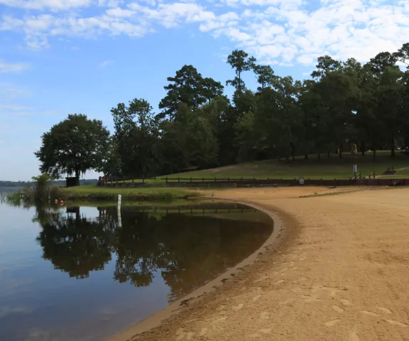 Kincaid Lake Recreation Area - Photo by Bogdan Zlatkov